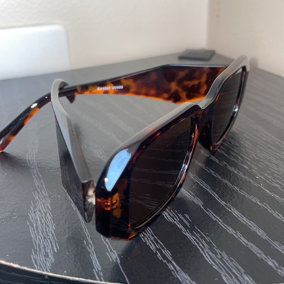 Brown Tone - Picture 5 of 5